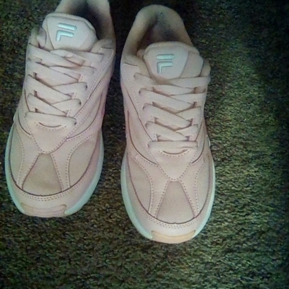 FILA V94M X SHOE PALACE Kids  Classic Athletic Sneaker Size 6 LIGHT PINK
